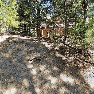 507 Pioneer Rd, Lake Arrowhead, CA 92352