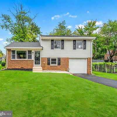 509 Squirrel Ln, Lansdale, PA 19446