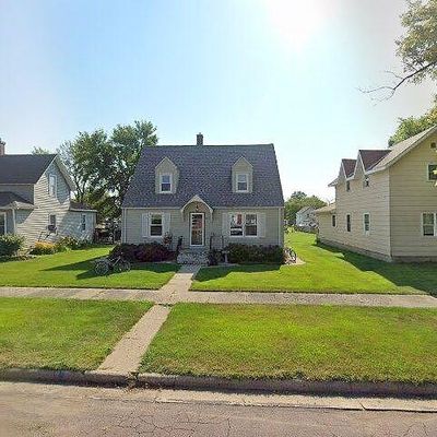 510 Bush St, Lakefield, MN 56150