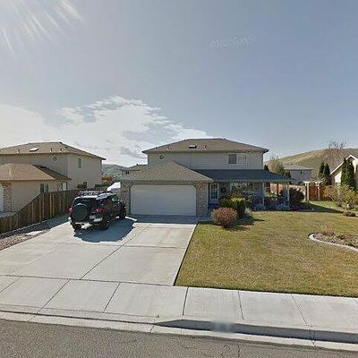 5103 Thrush Ct, West Richland, WA 99353