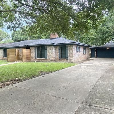 5108 Longshadow Dr, Dickinson, TX 77539