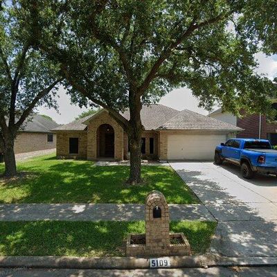 5109 Parkcrest Dr, La Porte, TX 77571