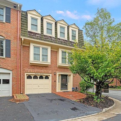 5117 Heritage Ln, Alexandria, VA 22311