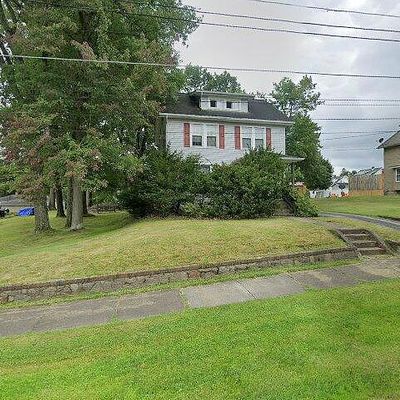 512 E Elizabeth St, New Castle, PA 16105