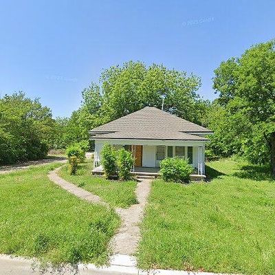 513 Jackson St, Farmersville, TX 75442