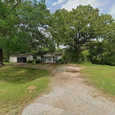 588 Martin Luther King Jr Dr, Holly Springs, MS 38635