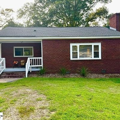 59 E Cork St, Ware Shoals, SC 29692