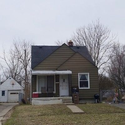 590 E Madison Ave, Pontiac, MI 48340