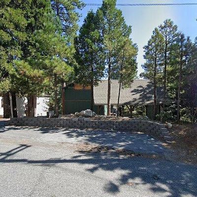 590 Pioneer Rd, Lake Arrowhead, CA 92352