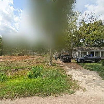 5915 Guyler St, Wallis, TX 77485