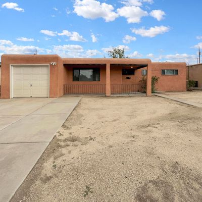 5925 Candelaria Rd Ne, Albuquerque, NM 87110