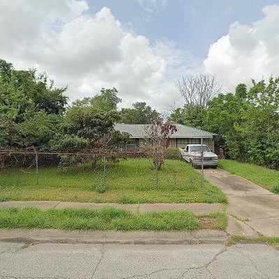 5934 Willow Glen Dr, Houston, TX 77033