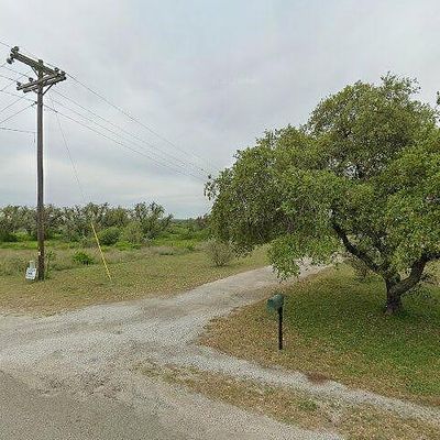 5935 Chaparral Trl, Beeville, TX 78102