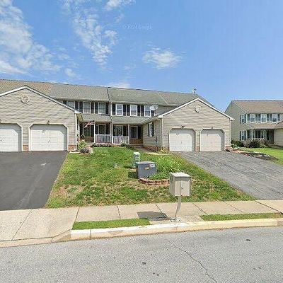 6 Greythorne Rd, Lancaster, PA 17603