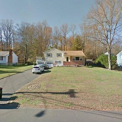 6 Hunters Ln, Norwalk, CT 06850