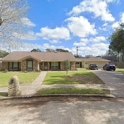 6 Oak Pl, Angleton, TX 77515