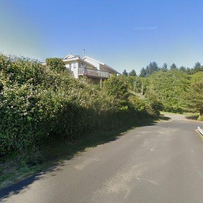 60 Se Cook Ave, Depoe Bay, OR 97341