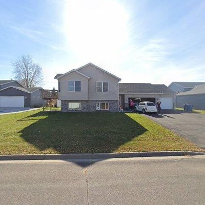 600 Twin Ct, Sauk Rapids, MN 56379