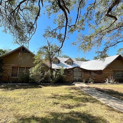 602 Carle St, Freer, TX 78357