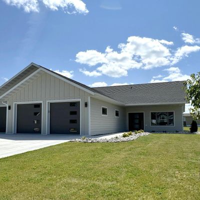 602 Lincoln St Se, Warroad, MN 56763