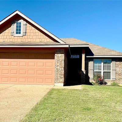 605 Navajo Trl, Mcgregor, TX 76657