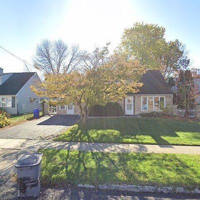 607 Benton Ln, Morrisville, PA 19067