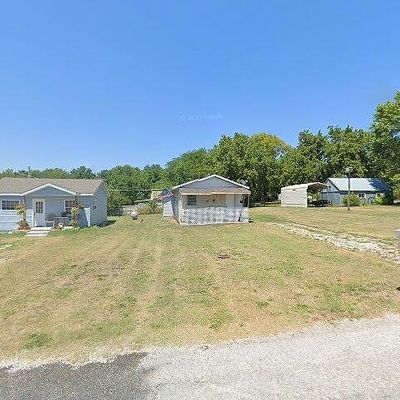 609 W Craig St, Stockton, MO 65785