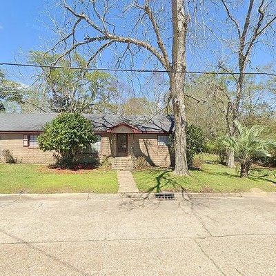 611 Pine Ave E, Wiggins, MS 39577