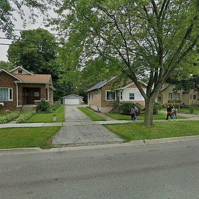 612 S Jackson St, Waukegan, IL 60085