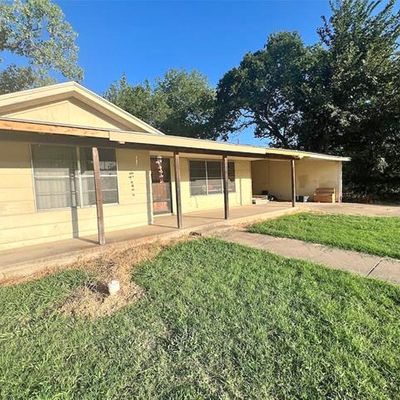 613 N Rusk St, Weatherford, TX 76086