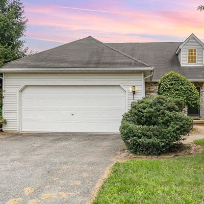 613 Misty Hill Ln, Dallastown, PA 17313