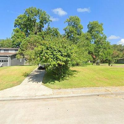 613 Winding Way St, Lake Jackson, TX 77566