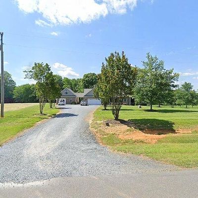 615 Wright Country Rd, Ramseur, NC 27316