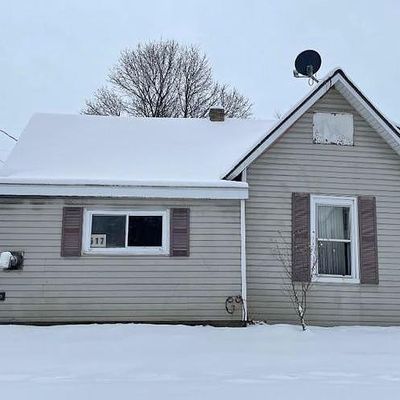 617 Elmer St, Cadillac, MI 49601