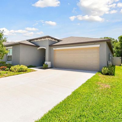 5520 Blue Azure Dr, Wimauma, FL 33598