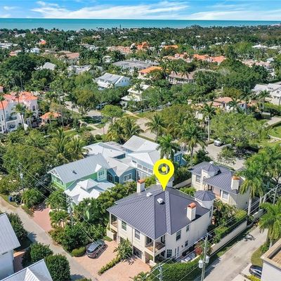 554 3 Rd Ave S, Naples, FL 34102