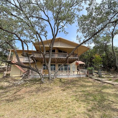 559 Lookout Dr, Lakehills, TX 78063