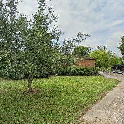 559 W Sauz Ave, Raymondville, TX 78580