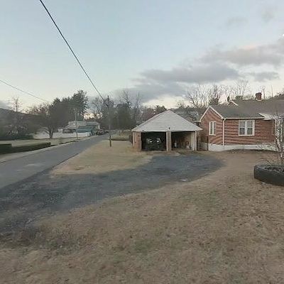 56 N Church St, Craigsville, VA 24430