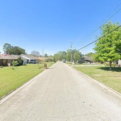 560 Fairway Drive, Picayune, MS 39466