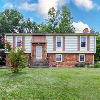 5607 Ambassador Dr, Roanoke, VA 24019