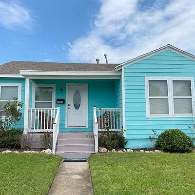 5606 Stewart Ave, Galveston, TX 77551