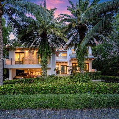 561 Hampton Ln, Key Biscayne, FL 33149