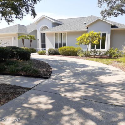 562 Sanderling Dr, Indialantic, FL 32903