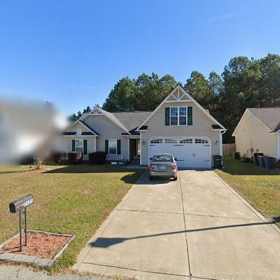 5625 Seafield Ln, Hope Mills, NC 28348