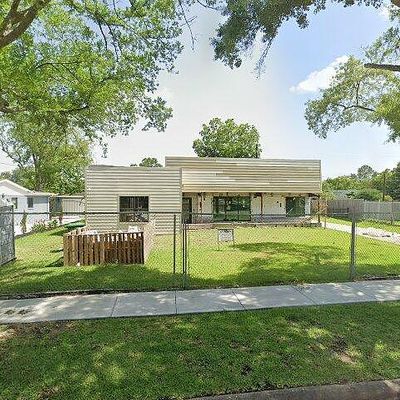 5631 Cerritos Dr, Houston, TX 77035