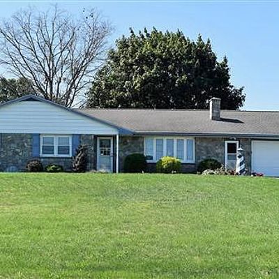 566 Rife Run Rd, Manheim, PA 17545