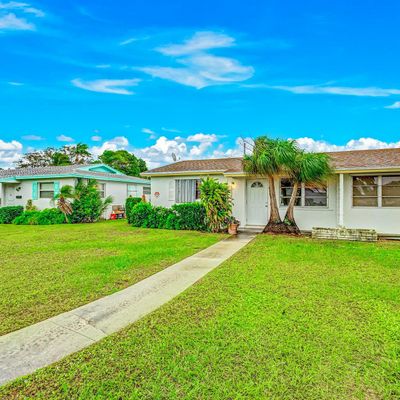 571 Silver Beach Rd, Riviera Beach, FL 33403