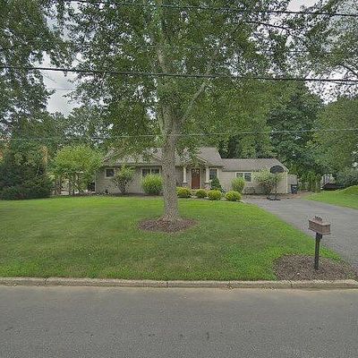 573 Thurnau Dr, River Vale, NJ 07675