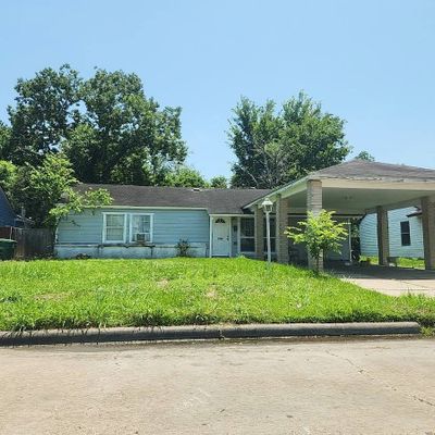 5746 Groveton St, Houston, TX 77033